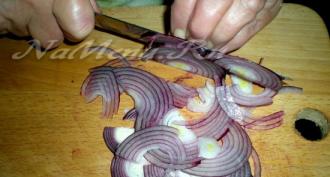 How to prepare Margelan radish salad?
