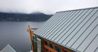 Metal çatı kaplama: çeşitleri, tasarımı ve montajı Artıları ve eksileri